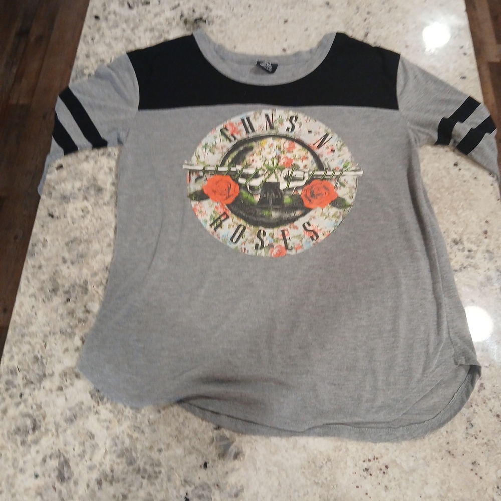 Gray Guns N' Roses Graphic Tee
